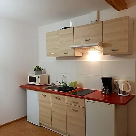 Goscinne Izabela Couette-café 3*
